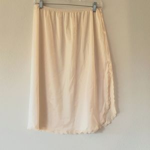 Vanity Fair Ecru Half Slip, Vintage, Nylon, Lace Trim, Medium